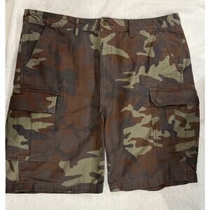 Levi’s 569 Carrier Cargo Shorts Camo - Men’s 42